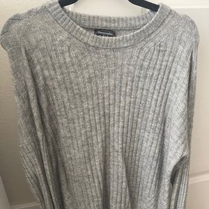 Abercrombie & Fitch grey sweater